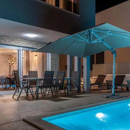 Villa Dea - Dein Rueckzugsort Am Meer Mit Beheiztem Pool 沃希 外观 照片