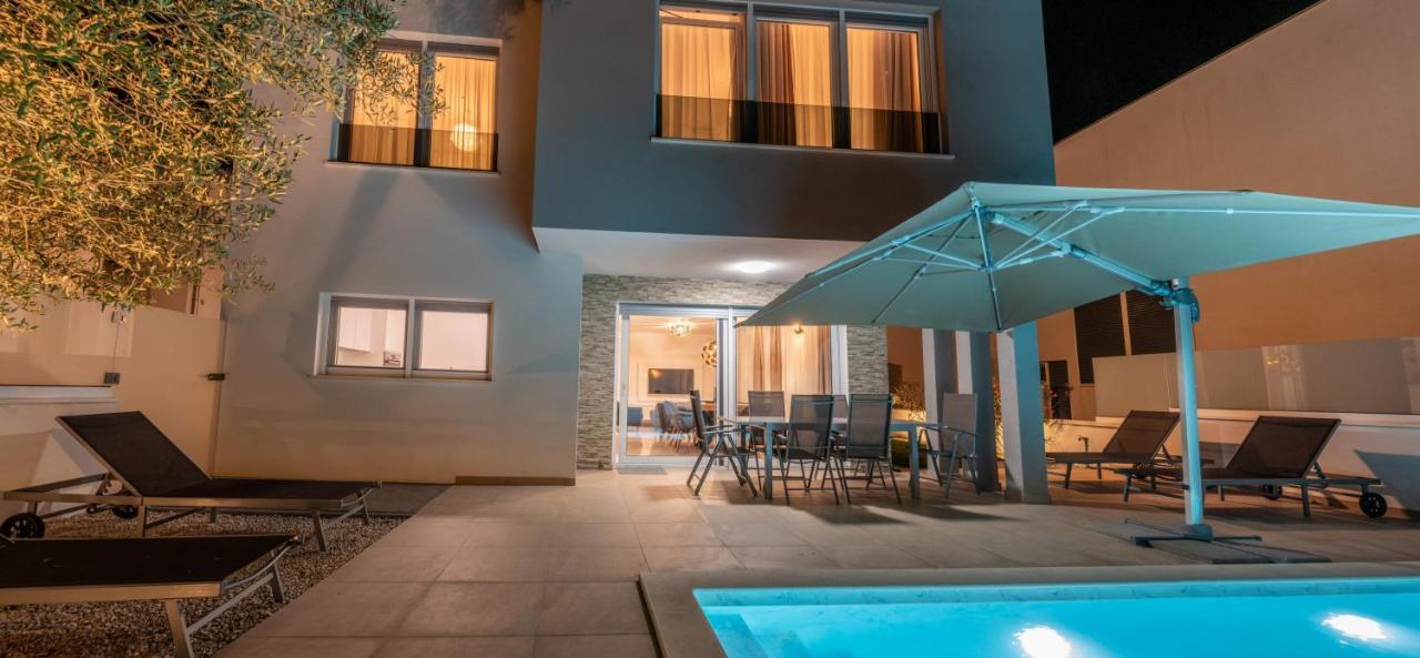 Villa Dea - Dein Rueckzugsort Am Meer Mit Beheiztem Pool 沃希 外观 照片