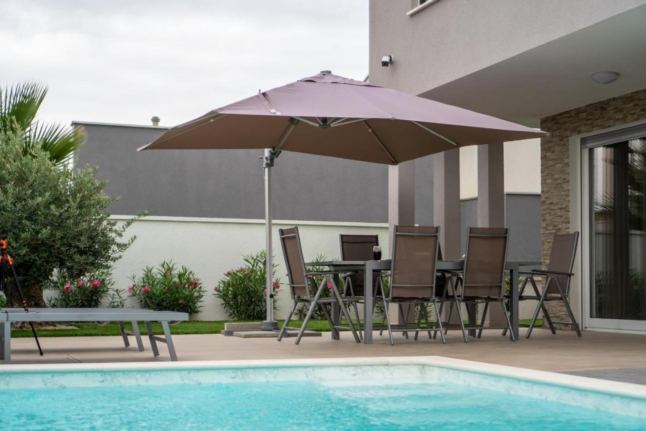 Villa Dea - Dein Rueckzugsort Am Meer Mit Beheiztem Pool 沃希 外观 照片