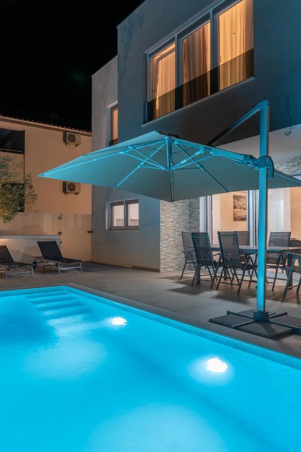 Villa Dea - Dein Rueckzugsort Am Meer Mit Beheiztem Pool 沃希 外观 照片